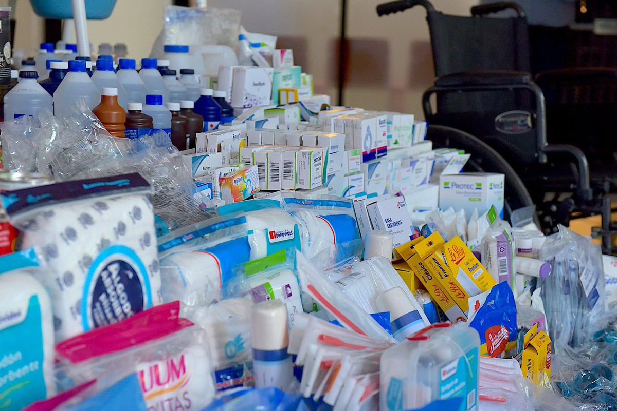 secretariahmo's tweet photo. 🙌🏼Entrega de más de 12 mil artículos reunidos en la Segunda Jornada de Recaudación de Medicamentos y Material de Curación organizada por @uniradiosonora y Karina Barraza📻. https://t.co/DA9pP3B7Jo