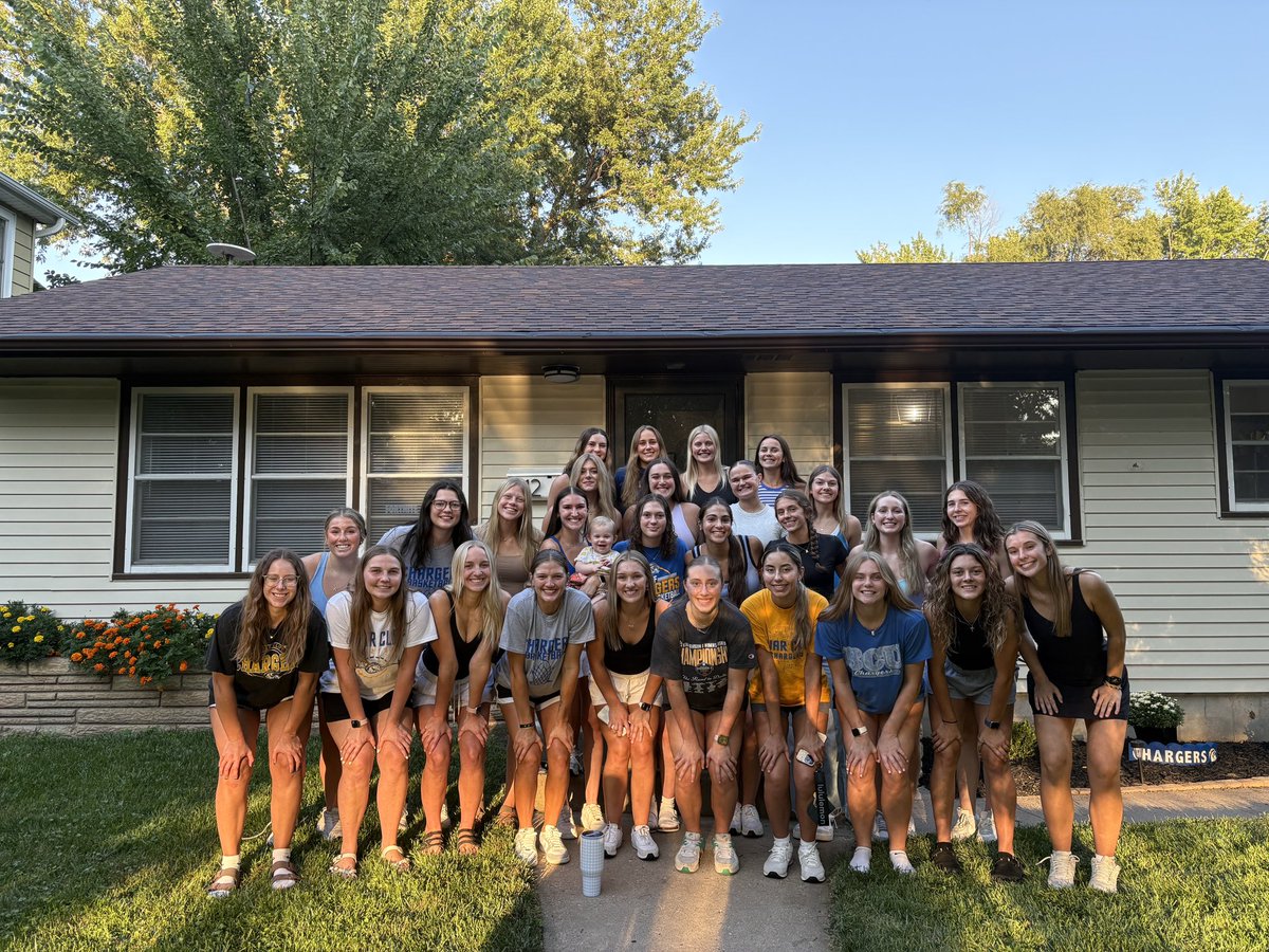 First team dinner in the books! Excited for what’s to come! 🏀💥#BattleOn