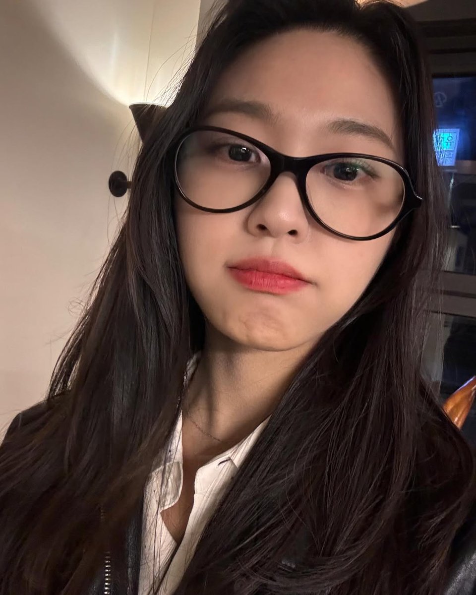 Seolhyun tweet media