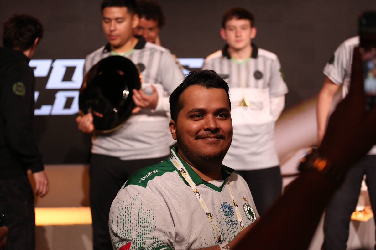 يوم تاريخي لأبونجد مع فالكونز |

🟢بطل كأس العالم EWC 2025 🏆

🟢 400 ألف مشاهدة لبث اليوم فقط  
وتحطيم رقم قياسي لمشاهدات واتش بارتي ايسبورت في الشرق الاوسط 💚🙏🏻

شكرا شكرا شكرا شكرا شكرا💚