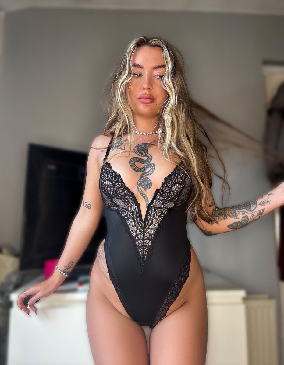 🌙❍goddess✦ tweet media
