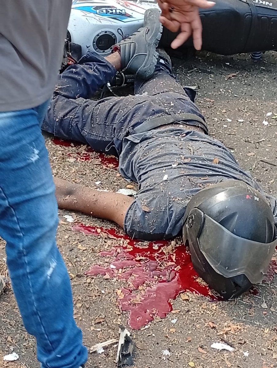 gglawyer80's tweet photo. Solo #Dementes atentan contra el #pueblo de #Colombia 🇨🇴 en via principal de #Cali frente a la #BaseAerea sector comercial y de vivienda 😡🤯 Solo unidos podremos derrotar el #terrorismo Apoyo de @mindefensa @PoliciaColombia @FiscaliaCol para el #ValleDelCauca #sos https://t.co/f2IbrfAKo1