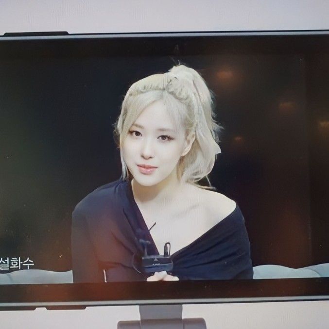 wow
She's look like angel