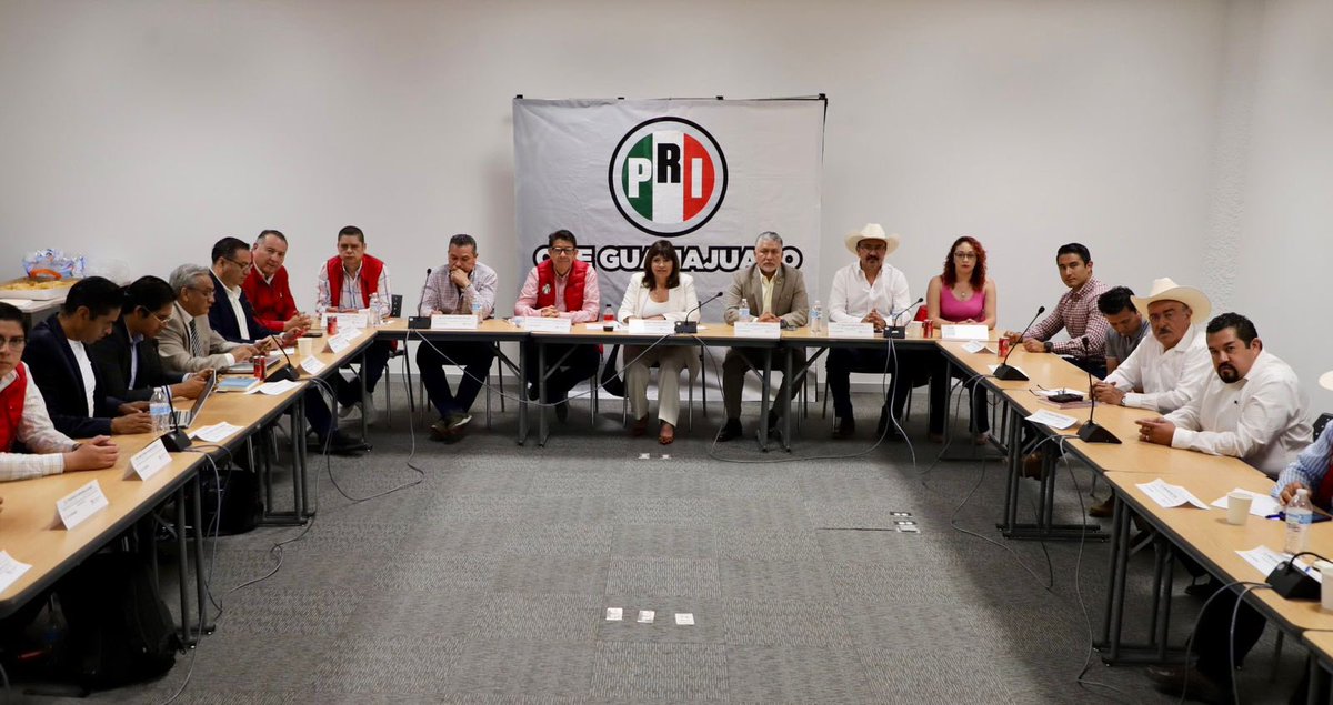 PRI (@pri_nacional) on Twitter photo Coahuila, Oaxaca, Tabasco y Guanajuato participaron en la reunión nacional encabezada por nuestro Presidente <a href="/alitomorenoc/">Alejandro Moreno</a>, donde se evaluaron avances y estrategias.
El #PRIUnido sigue creciendo, fortaleciendo su organización y su compromiso con la ciudadanía. Coahuila, Oaxaca, Tabasco y Guanajuato participaron en la reunión nacional encabezada por nuestro Presidente <a href="/alitomorenoc/">Alejandro Moreno</a>, donde se evaluaron avances y estrategias.
El #PRIUnido sigue creciendo, fortaleciendo su organización y su compromiso con la ciudadanía.