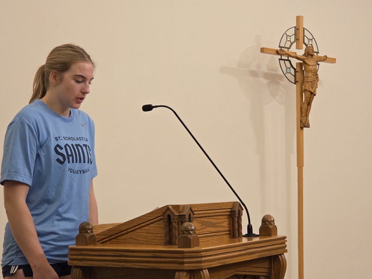 SrLisa's tweet photo. Today @SaintsVball was in chapel today for their preseason prayer service.   @CSSsaints @StScholastica @DuluthMonastery @MIACathletics https://t.co/xjyIlRVLov