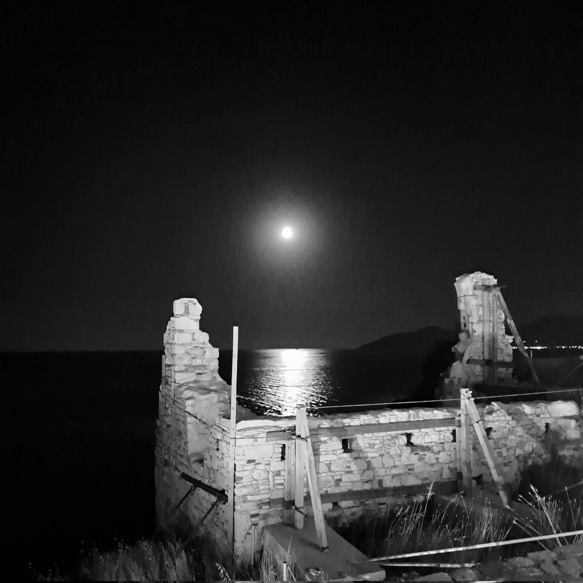 Alice in the clouds tweet media