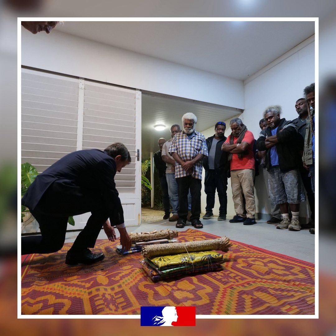 🔵 Visite officielle du ministre d’État, ministre des Outre-mer en Nouvelle-Calédonie

Le ministre d’État, ministre des Outre-Mer Manuel Valls est allé à la rencontre de la population de la province Nord, jeudi après-midi, à Voh et Koné. L’occasion aussi de rencontrer les