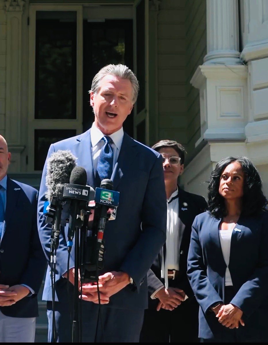 YUGE CONGRATULATIONS TO @GAVINNEWSOM FOR BRINGING IN THE FIRE AND TO THE CALIFORNIA STATE LEGISLATURE FOR PASSING THE BEST MAPS EVER MADE!!! #BOSSMOVES
