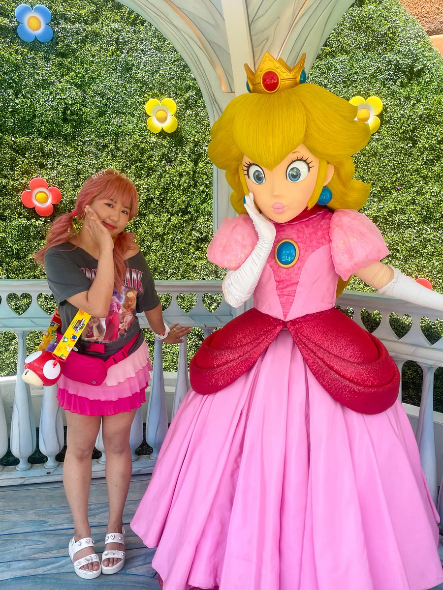 MyHanKoKo's tweet image. i love toad so much im gonna sauté him #universalstudios