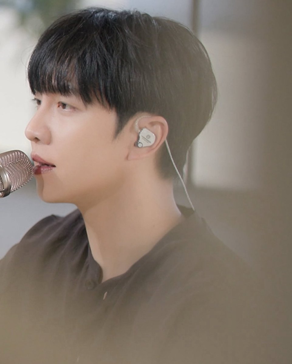 승기 보고 싶다💕💕💕
#LeeSeungGi❤️

And the number keeps growing!! But on top of this we should support Seunggi’s original song! Let’s go for 1M views! ❤️

정리💕

youtu.be/UIT6AyNWr_w?si…