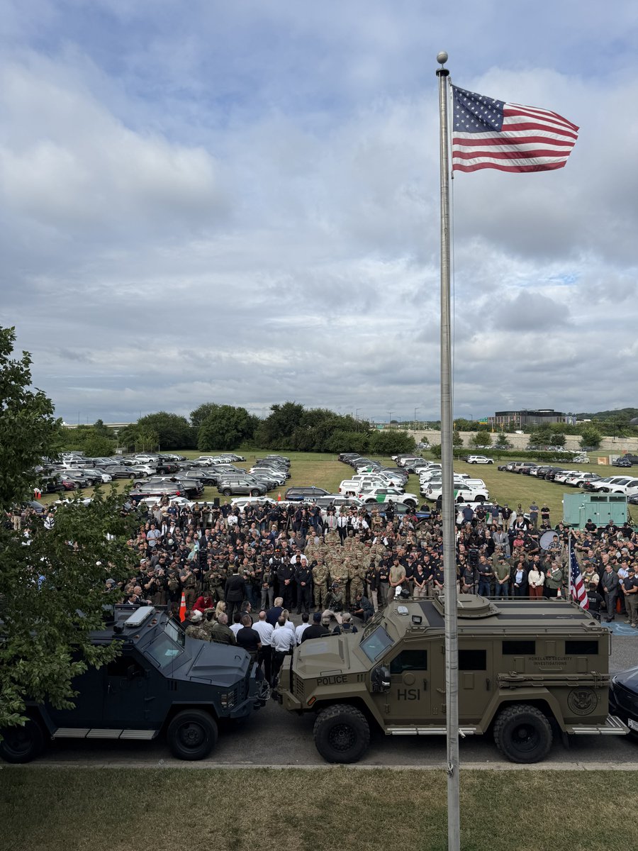Margo Martin (@margomartin47) on Twitter photo President <a href="/realDonaldTrump/">Donald J. Trump</a> visiting with federal and local law enforcement helping to Make DC Safe Again! 🇺🇸 President <a href="/realDonaldTrump/">Donald J. Trump</a> visiting with federal and local law enforcement helping to Make DC Safe Again! 🇺🇸