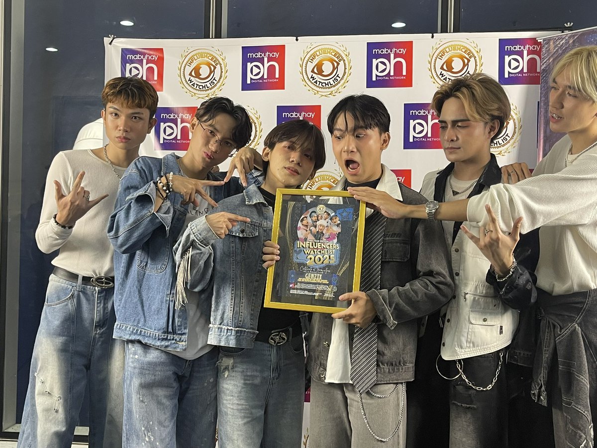 GenZixOfficial's tweet photo. [ #SoulZone ] 

Thank you so much Mabuhay Music PH for this wonderful award! This recognition gives us a huge boost of inspiration and motivation to keep going. 

#GenZix #GenZix5Seconds #GenZixFanMeet https://t.co/i6Bi4YW0rc