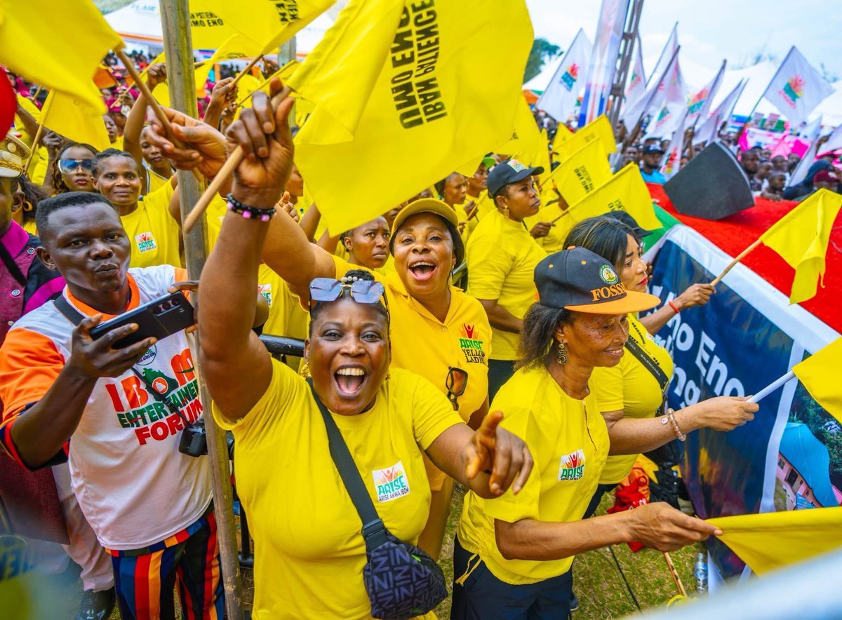 Today in Ikono/Ini Federal Constituency, I disbursed ₦239 million in cash and equipment to 476 beneficiaries during our ARISE Town Square Meeting and Empowerment Series. I also received the constituency’s NEEDS document for inclusion in the 2026 People’s Budget.

I thank the