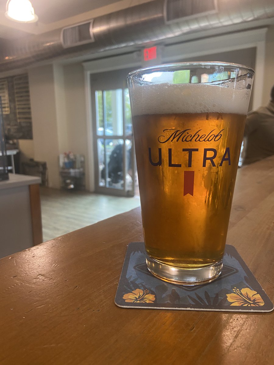 Dear bar owner, you can’t put my fine IPA in an Ultra pint glass. 🤬