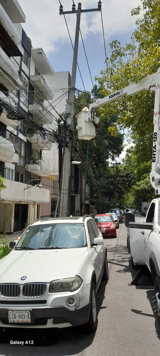 Pbn477933867871's tweet photo. Petición atendida !!! Calle  Zempoala, en #Narvarte revisión de 7 circuitos. Se arreglan 2 reconectando líneas de alimentación. Tambien se arreglan 2 luminarias. Quedando en servicio todo lo mencionado.
#TuConcejalentuColonia https://t.co/A6FRt0L9kC