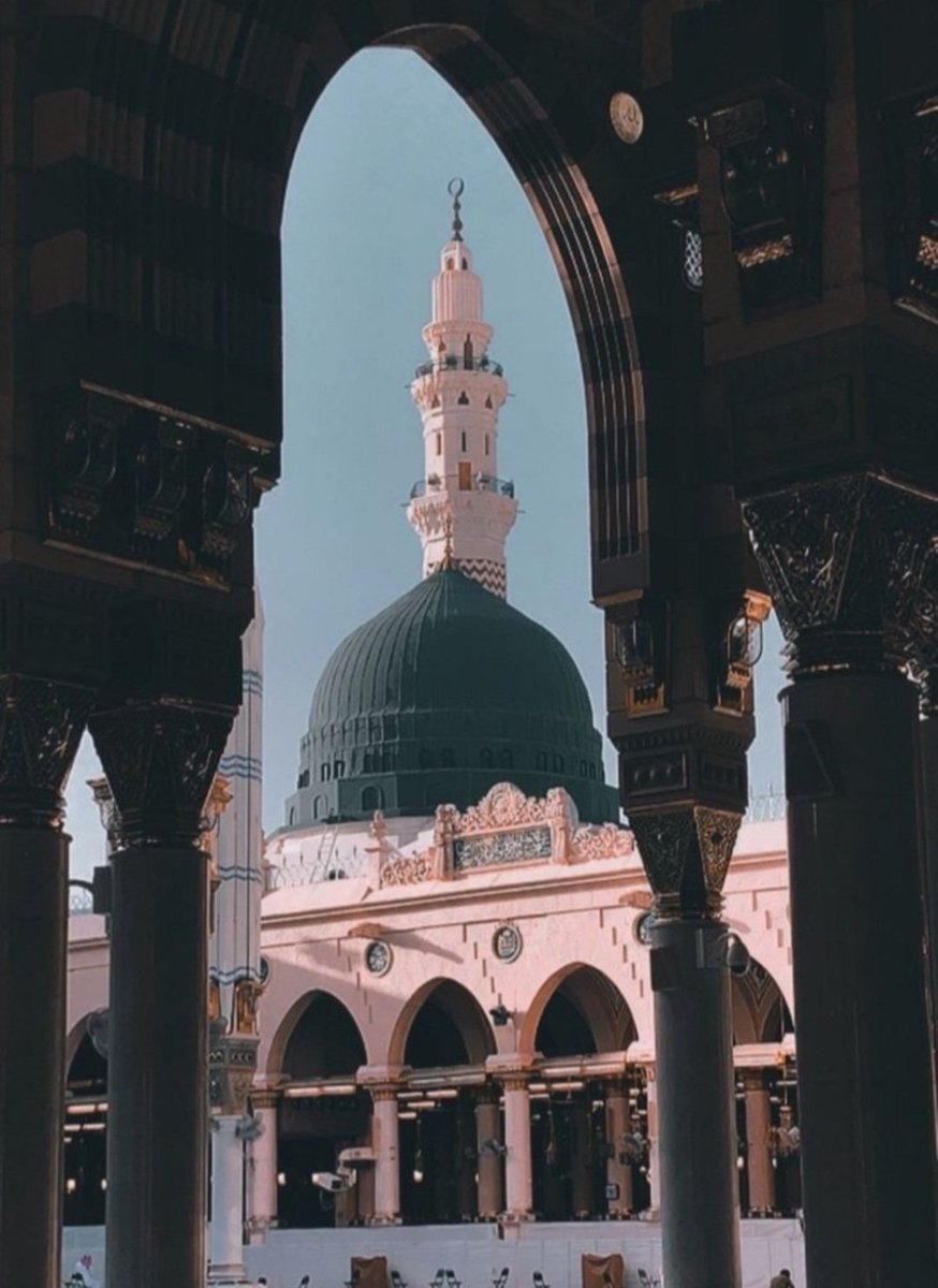 Yfd49100122's tweet photo. أُصِبْنا بِكَ يَا حَبِيبَ قُلُوبِنا، فَمَا أَعْظَمَ الْمُصِيبَةَ بِكَ حَيْثُ انْقَطَعَ عَنَّا الْوَحْىُ، وَحَيْثُ فَقَدْنَاكَ، فَإِنَّا لِلّٰهِ وَ إِنَّا إِلَيْهِ راجِعُونَ.

#استشهاد_الرسول_الأعظم https://t.co/DsC0hO3x0X