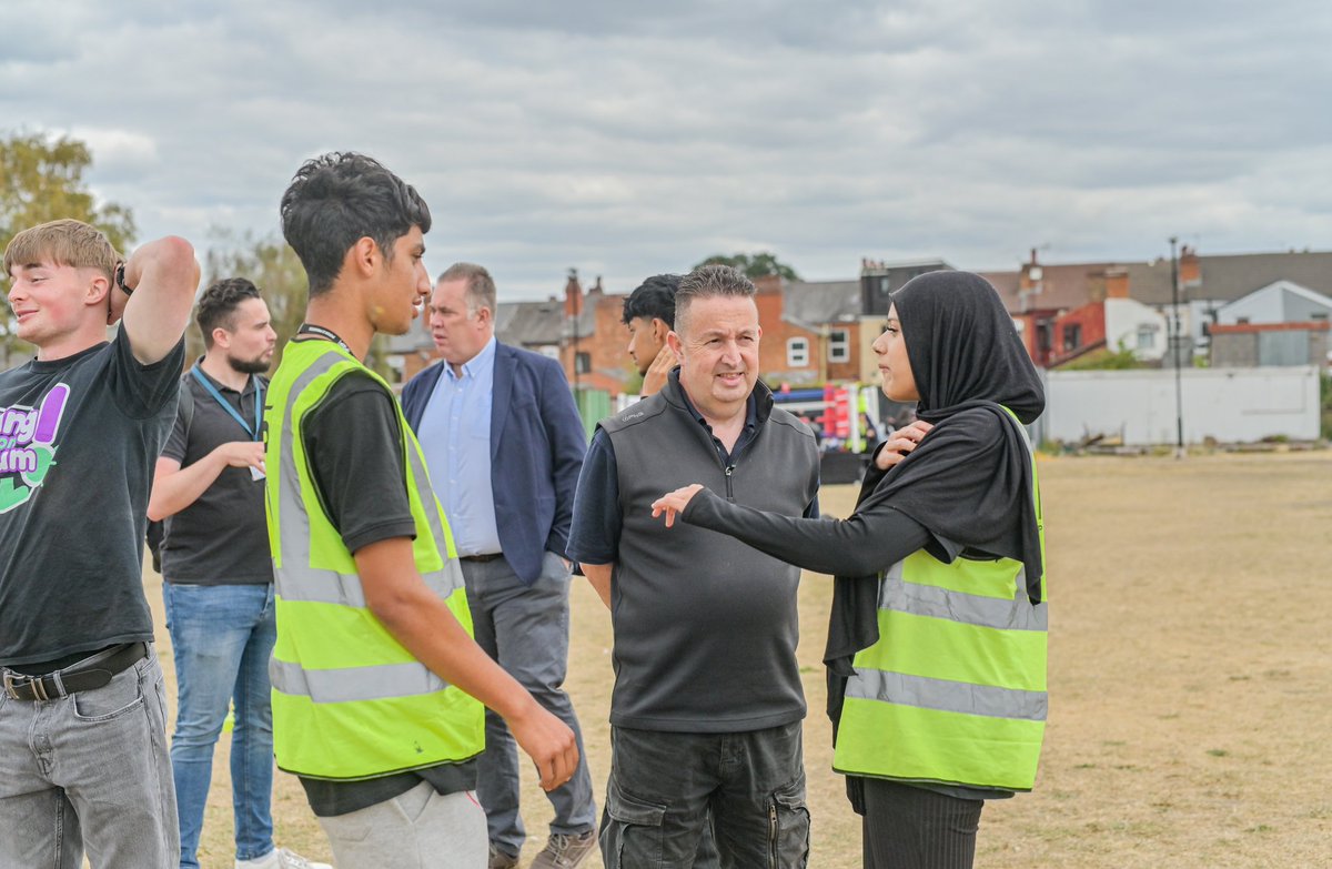 Great to host <a href="/MarkLawrie_OBE/">Mark Lawrie</a> &amp; the <a href="/StreetGames/">StreetGames</a> team, Aaron Lee (<a href="/Clarion_Group/">Clarion Housing Group</a>) + Amy &amp; Iain (<a href="/BCFC/">Birmingham City FC</a> Sports Quarter) at our Summer Spectacular 2025 🎉

Youth leaders, community &amp; partnerships coming together in East Birmingham 🙌

#YouthPower #Community