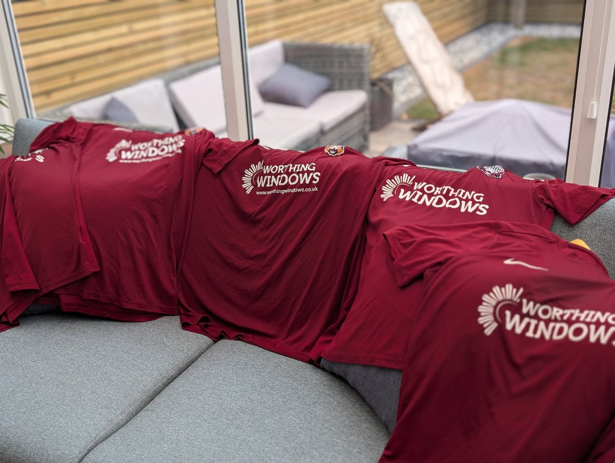 That winning feeling..... A 6-4 proper pre season goalfest v Durrington Athletic 

The highlight of the night is the BENIFUND is up!!!