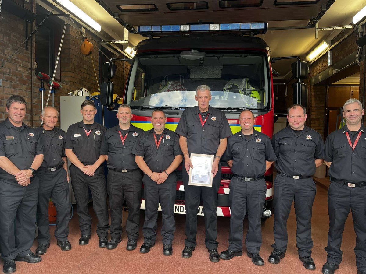 Tonight FF MacPherson was presented with a long service certificate on completion of 35 years of service. All the crew here would like to congratulate &amp; thank Richard for the service he has given and continues to give to the communities in and around Killin. 🚒📟👏