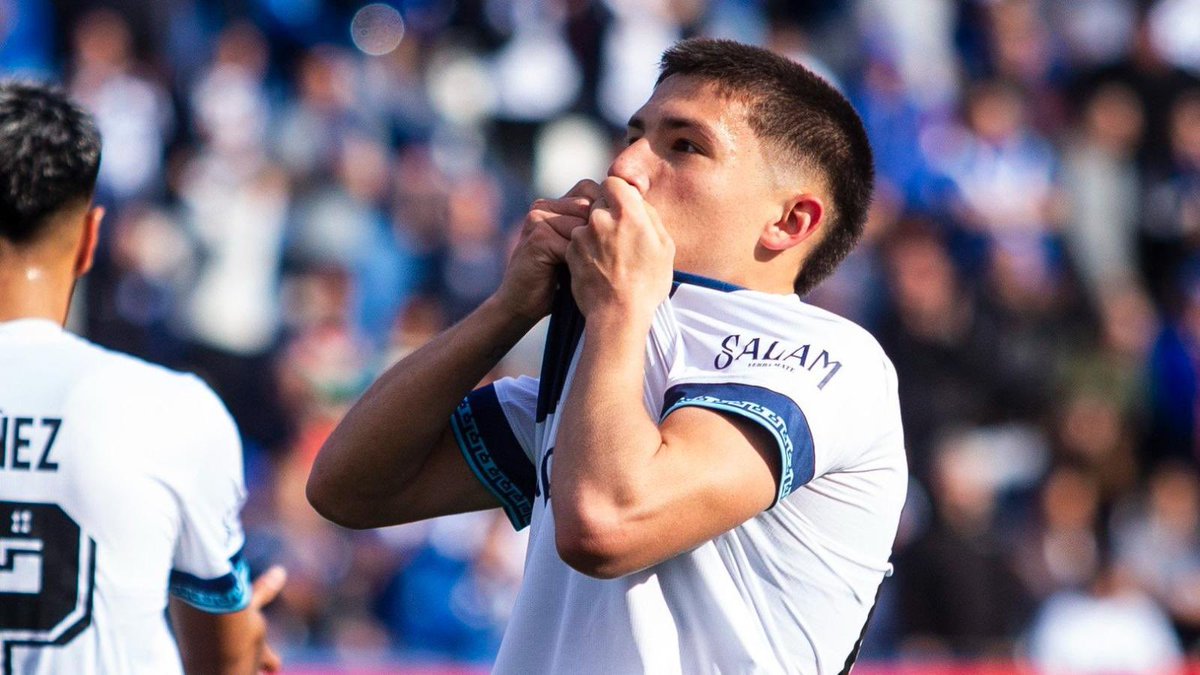 Tus ojos me recuerdan a los suyos…

Vélez repite la misma historia: lo que pasó con T. Fernández, ahora con Maher.

Casi cerrado el mercado de pases, todo 
indica que no se va. Le ofrecieron renovar, pero adivinen qué…

En unos meses se lesiona, y ahí… ¿qué hacemos?