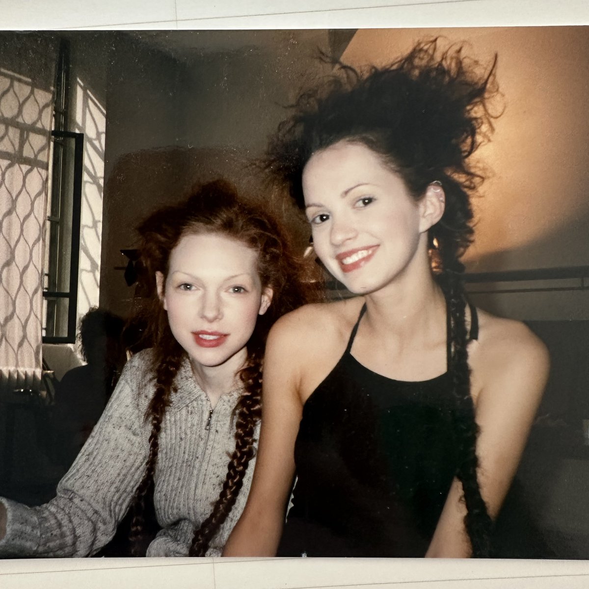 Laura Prepon tweet media