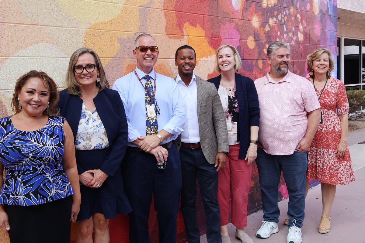 Nv8thC's tweet image. Judges &amp;amp; Commissioner William McCurdy II at dedication of mural intended to lift those coming &amp;amp; going from some of life’s most difficult moments at family court. Clark County Public Arts Office commissioned the mural by artists Jerry Misko, Juan Ochoa &amp;amp; Melody Gallegos
