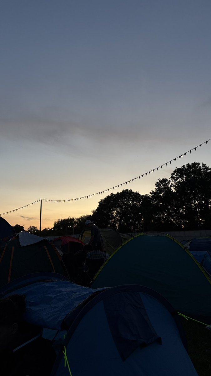 laurenm04x's tweet photo. reading fest onnn #randlfest #reading https://t.co/xm31reL38f