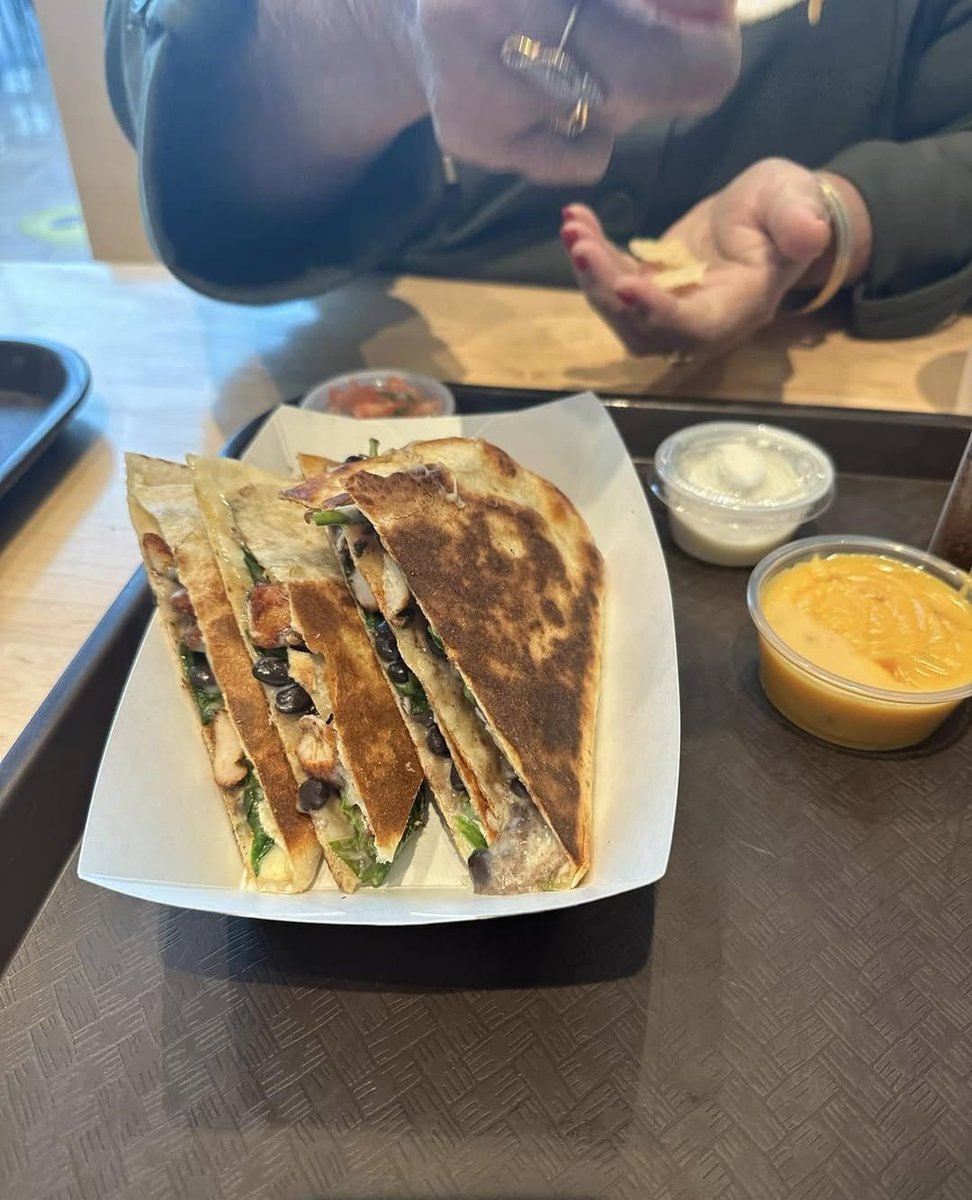 California Tortilla tweet media