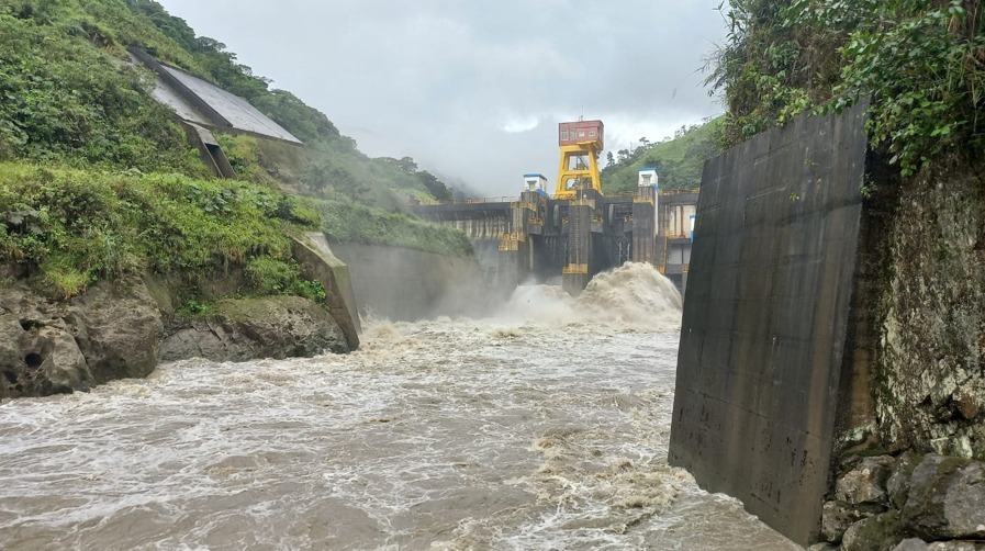 CELEC_EP_GENSUR's tweet photo. 📰NOTICIA | CELEC EP socializa el proceso de desalojo de sedimentos en la Central Hidroeléctrica Delsitanisagua.➡️ https://t.co/3QPJM31i3j

#ElNuevoEcuador https://t.co/TVgXezqoNl