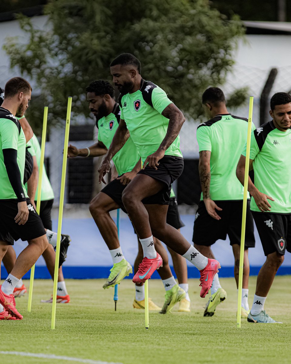 Um pouquinho de como foi o trabalho de hoje na Maravilha do Contorno! 👊

📸 João Neto / Belo

#BeloSAF #OrgulhoDeSerParaíba