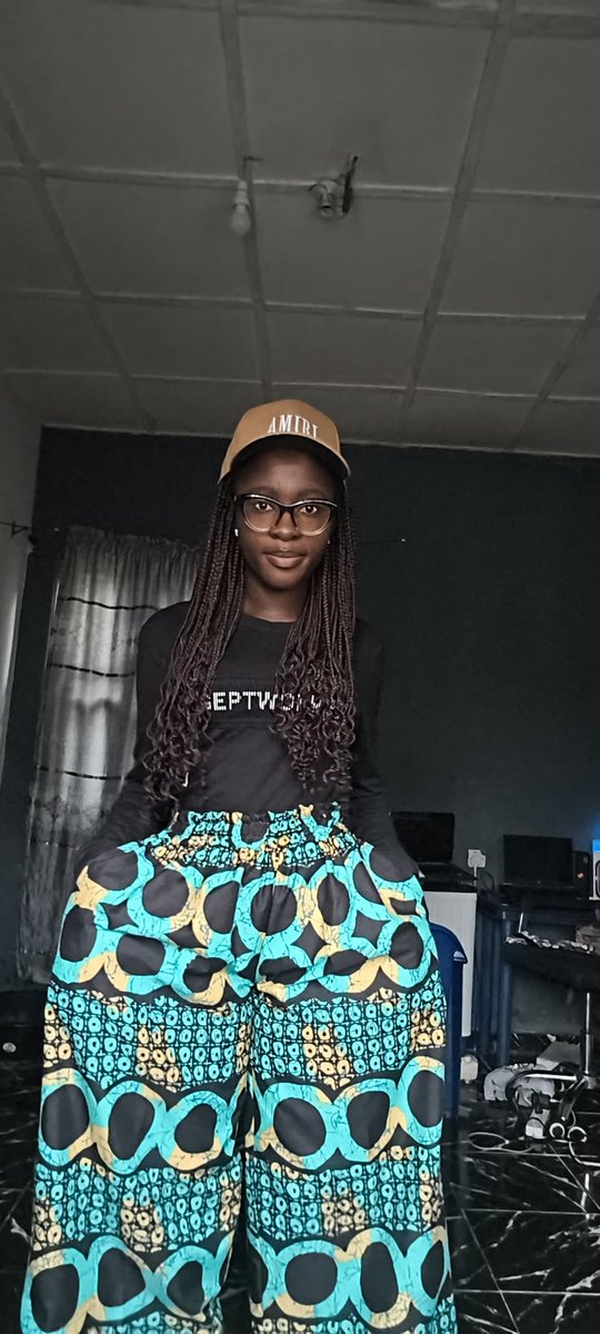 Mercy7AyoBrand's tweet photo. I made these baggy Ankara pant 🫶🏾
Available in any print you like😌
If you’re feeling it, send me a DM to order.❤️

#ankarapants
#palazzopants
#fashiondesigner https://t.co/FdNseTTY91