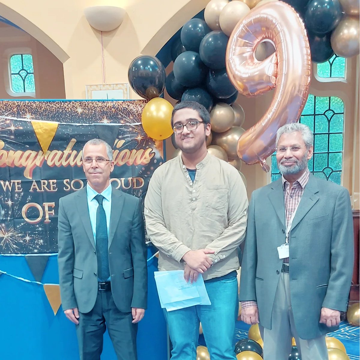 Congratulations to the #Classof2025 for another year of excellent results.  Students have spent the day celebrating their well deserved success. Read more about it on our website kdgb.miet.uk/results-day-20…

#gcseresultsday2025