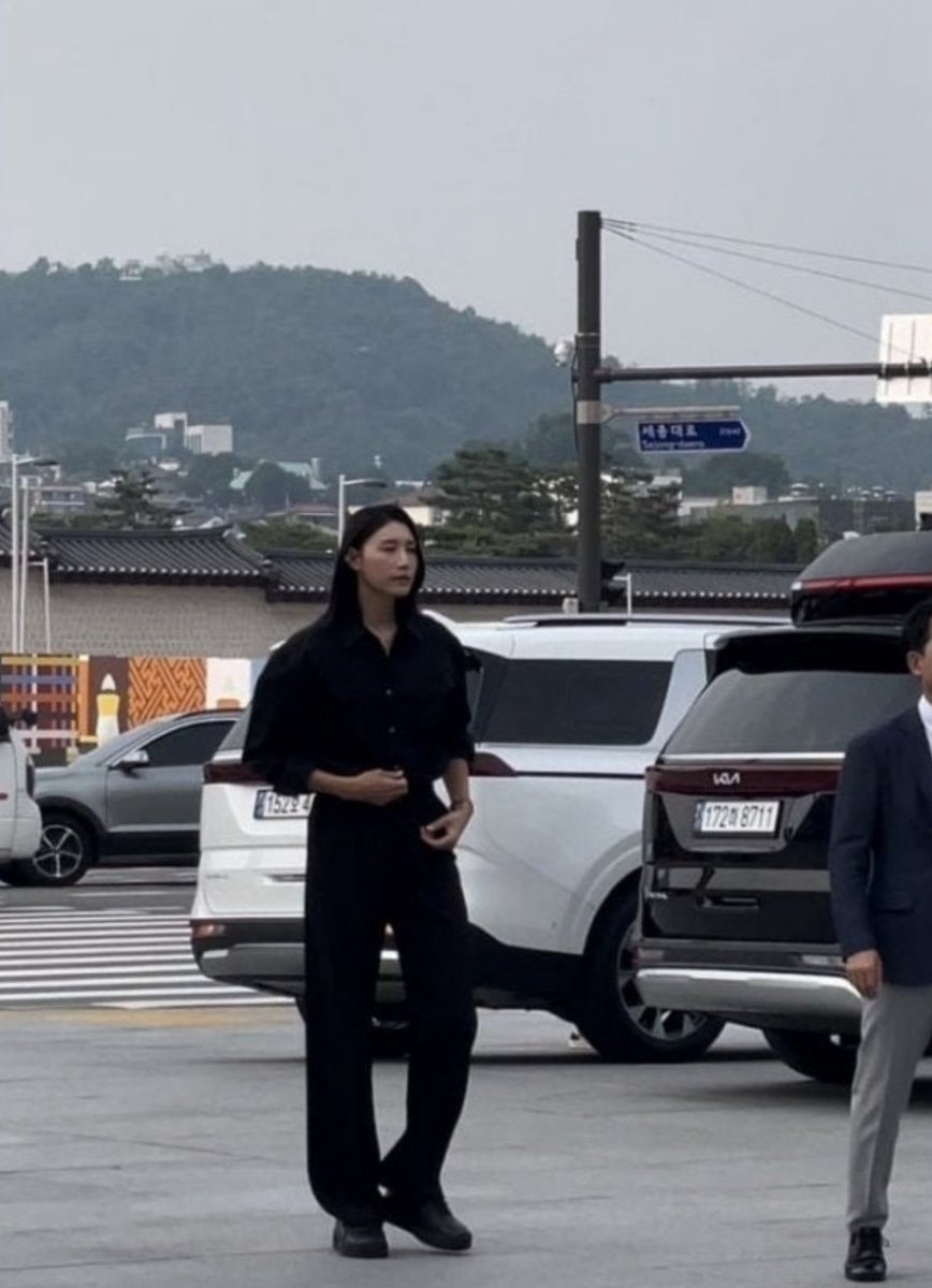 김연경 실물 피지컬.

192cm 73kg 290mm
