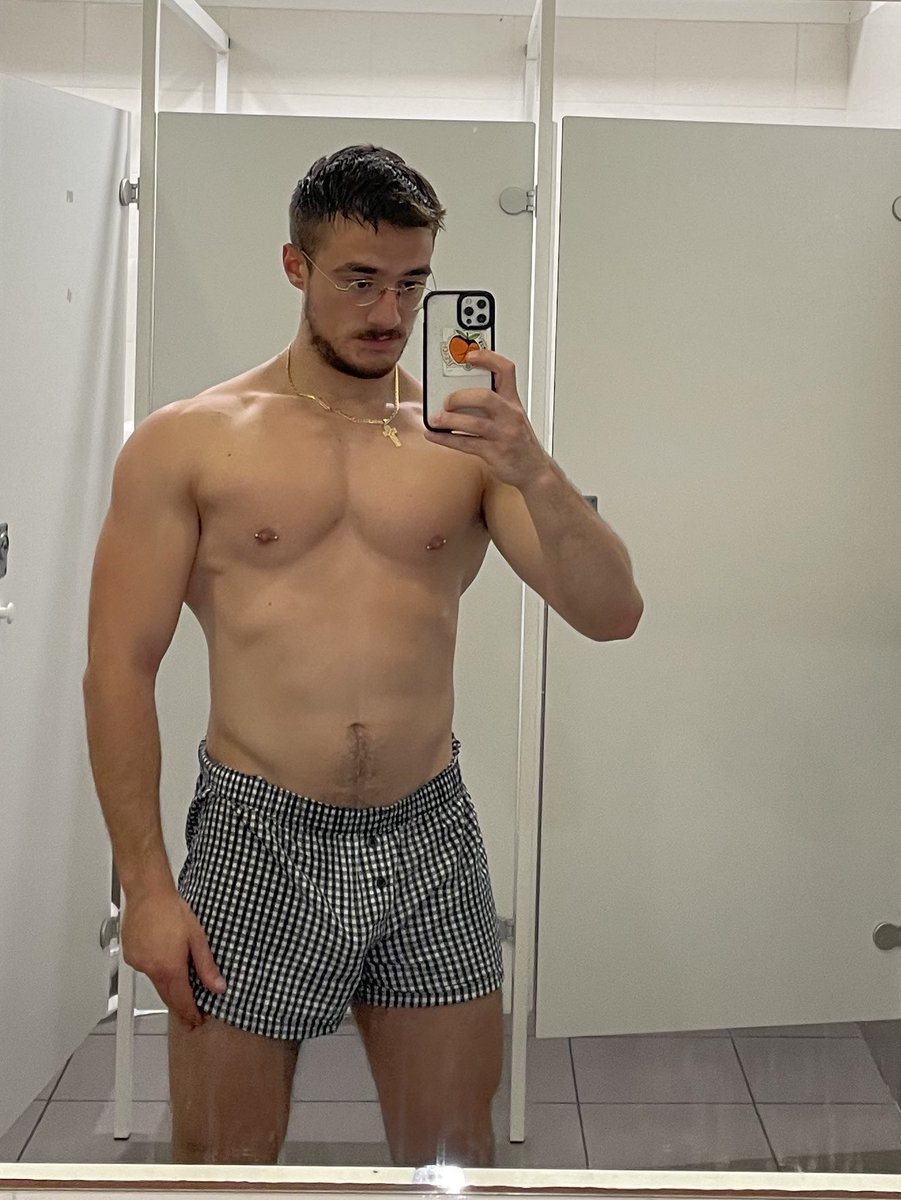 ToxChic✨ tweet media