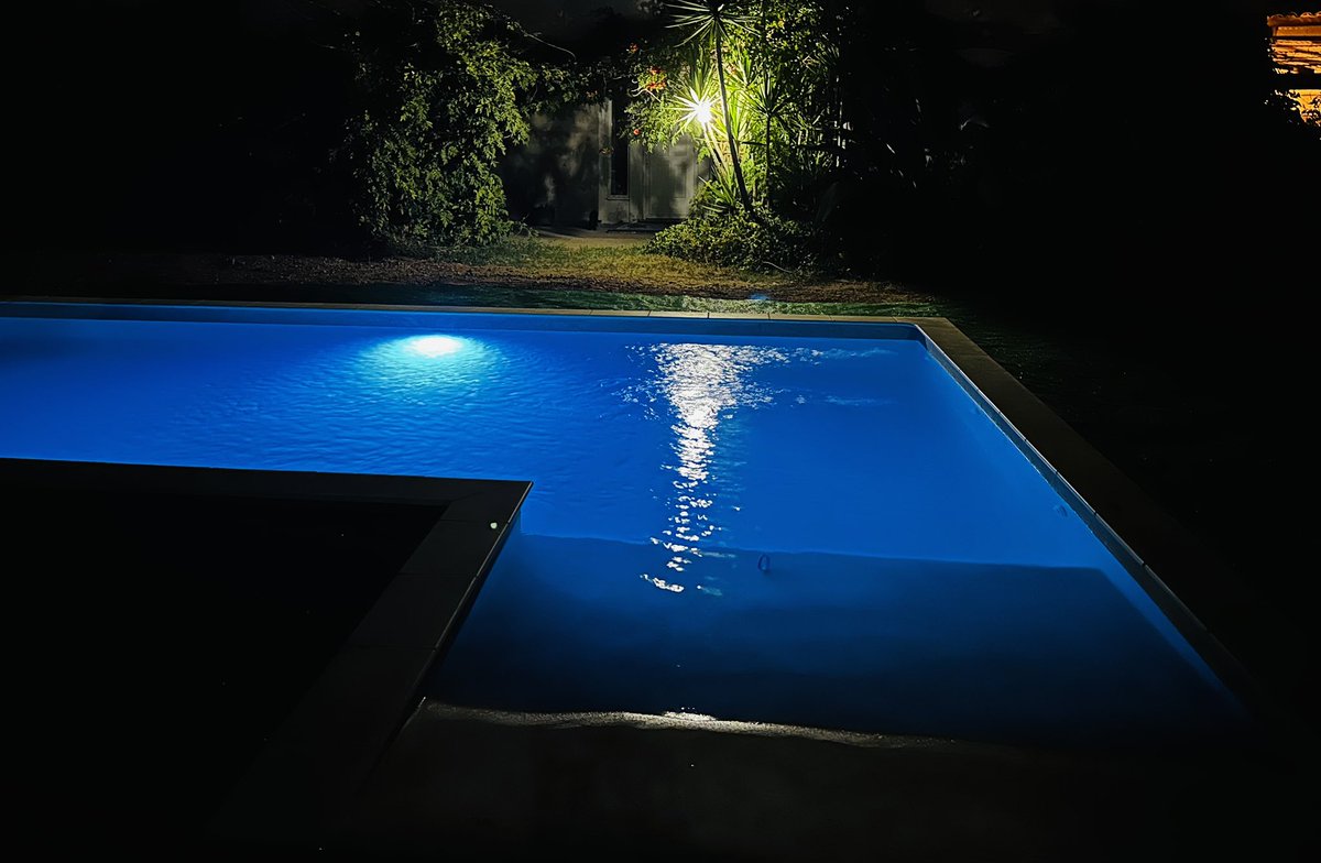 Night Bathing …
That’s true: The best things in life are free BUT … They cost a lot of money! 😂