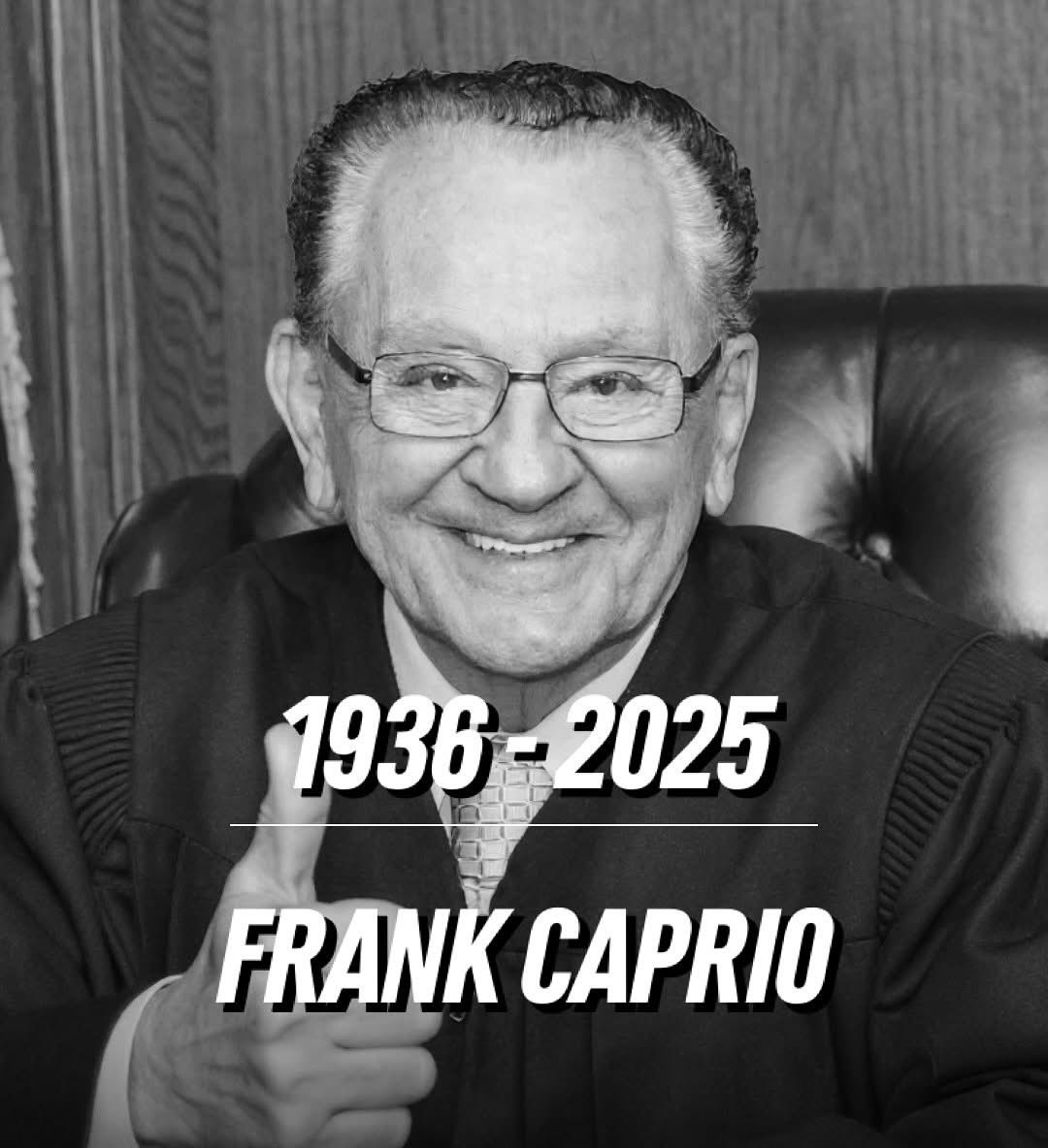 AngelaCBus's tweet photo. Frank Caprio, conhecido como “o melhor juiz do mundo”, morreu aos 88 anos, nos EUA. Ele conquistou fama mundial com o programa “Caught In Providence”, exibido de seu tribunal em Providence, Rhode Island,  se destacou por decisões cheias de humanidade e toques de bom humor. https://t.co/WihHZdS6zB