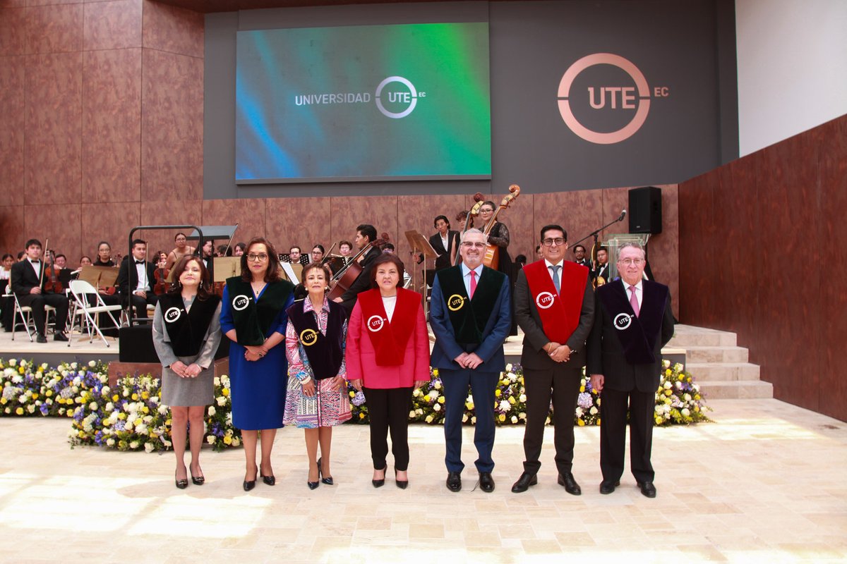 UTEoficial's tweet photo. La Universidad UTE celebró su 54.º aniversario en una ceremonia solemne que reunió a autoridades   nacionales, representantes de organismos internacionales y a nuestra comunidad universitaria.

En este más de medio siglo, la UTE se ha consolidado como un proyecto académico de excelencia, que forma profesionales íntegros y comprometidos con el desarrollo del país. Con cerca de 60 mil graduados, reconocimientos internacionales y nuevos campus en Manabí y próximamente en Cuenca, reafirmamos nuestro compromiso con una educación superior transformadora, inclusiva y de calidad.

🔗 Lee la noticia completa: https://t.co/13M91cLZjN

#SomosUTE #OrgulloUTE