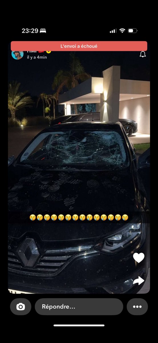 reacttv123366's tweet photo. Alors déjà que j’en pensais pas grand chose de positif de cette hmi House casser une voiture à 15k et hmi derrière qui rigole sans oublier le faite qui font tomber un gâteau par l’autre gogole de service bande de merde #HMIHouse #hmihhouse https://t.co/PyPZhtTk4P