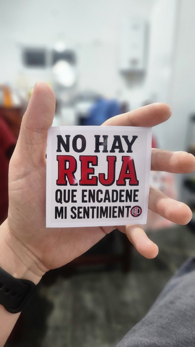 Juli Gomez (@juliang87) on Twitter photo En los albores (!) de Twitter Fútbol Argentina estaba el hashtag #BanderaDePatronato, propagado por alguno de <a href="/enunabaldosa/">En Una Baldosa</a>, en alución la giga-bandera floja de sintáxis que adornaba el Grella a inicios de la decada del '10.
Ya es sticker de la mano del amigo @Calcos1914 en IG En los albores (!) de Twitter Fútbol Argentina estaba el hashtag #BanderaDePatronato, propagado por alguno de <a href="/enunabaldosa/">En Una Baldosa</a>, en alución la giga-bandera floja de sintáxis que adornaba el Grella a inicios de la decada del '10.
Ya es sticker de la mano del amigo @Calcos1914 en IG