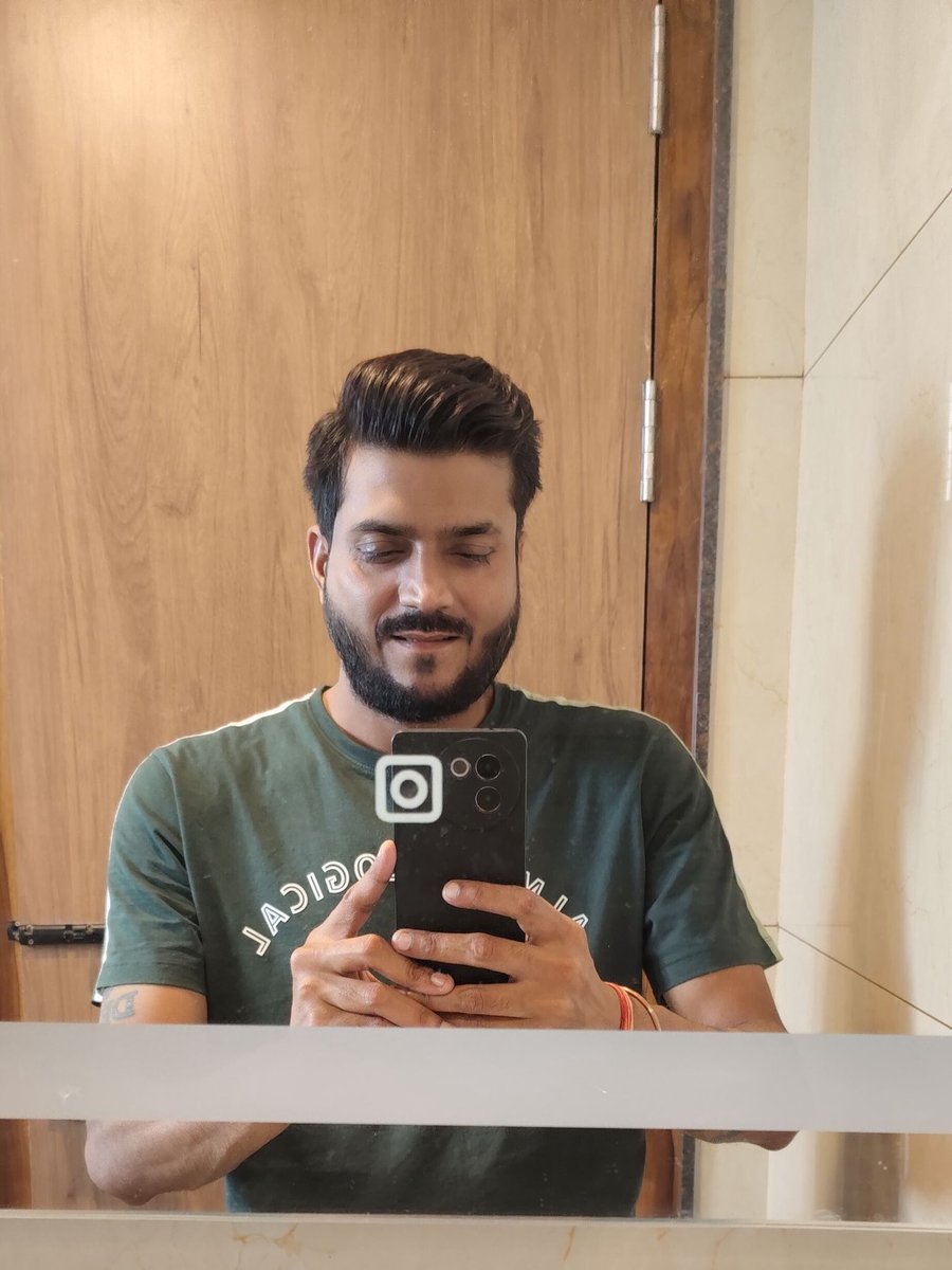 djdevildelhi's tweet photo. Jo Har Kise Ne Acha Laagu Re Mein Pissa Thodi Hu 😎 https://t.co/YwYvUDxlvb