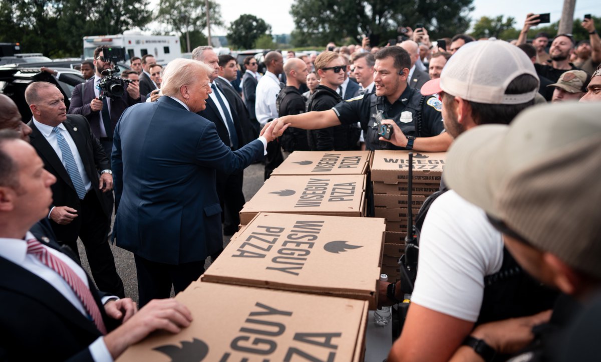 Doug Mills (@dougmillsnyt) on Twitter photo .<a href="/POTUS/">President Donald J. Trump</a> reaches over 100 Wiseguy pizzas to greet members of the Metropolitan Police Department, National Guard troops and federal agents in Washington. .<a href="/POTUS/">President Donald J. Trump</a> reaches over 100 Wiseguy pizzas to greet members of the Metropolitan Police Department, National Guard troops and federal agents in Washington.