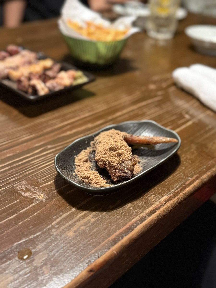 久しぶりに飲みに行ったけど楽しかった。
黒糖手羽先が美味しかった（共食いではない）🐓