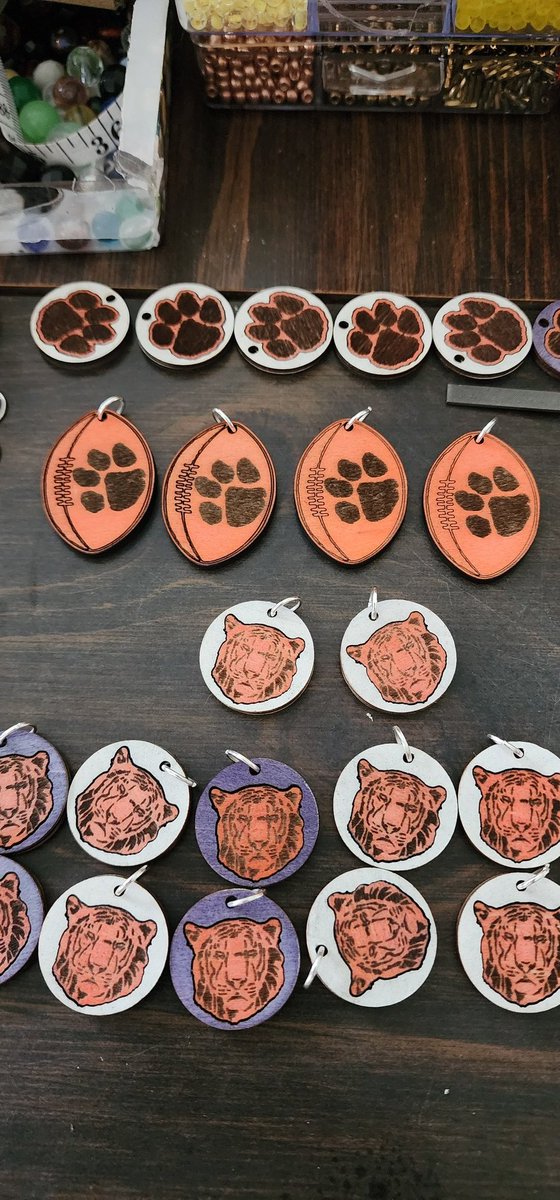 Flying__Feline's tweet photo. The wood is hand stained, cut out, assembled, and then sanded with stone, not sandpaper, to give them a more rustic feel. I seal them up with an eco-friendly matte finish & add the hooks I make out of 20 gauge stainless steel wire. And Voila! #flyingfelinedesigns
@deathmetalhero https://t.co/lNT3CzQKxB
