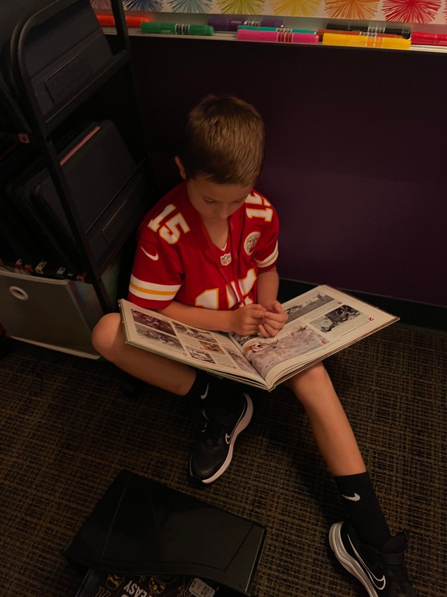 LCISDwest's tweet photo. Second grade RLA students were working on reading stamina! https://t.co/XFsz0Mb4ER