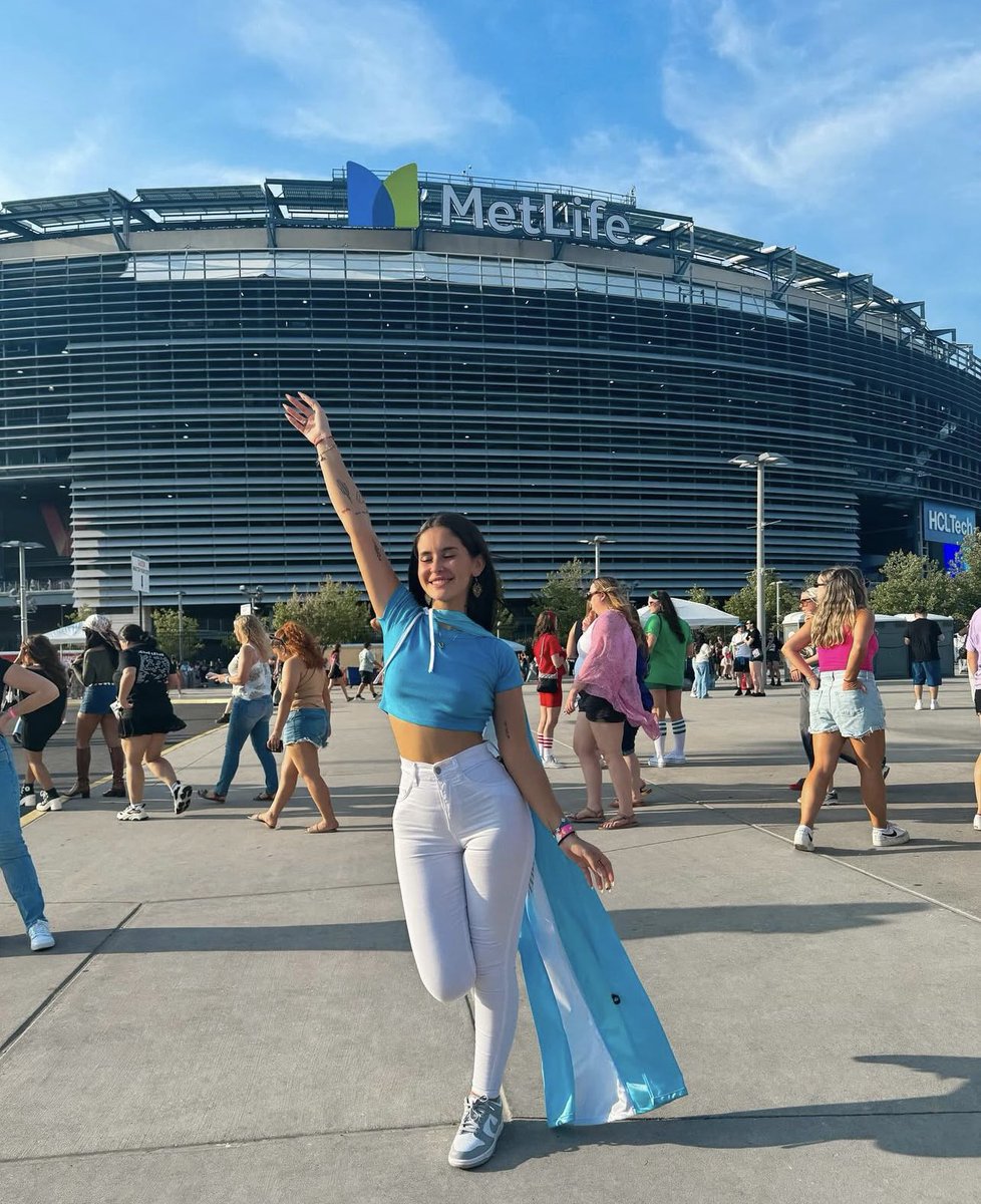 Vicky Aileen tweet media