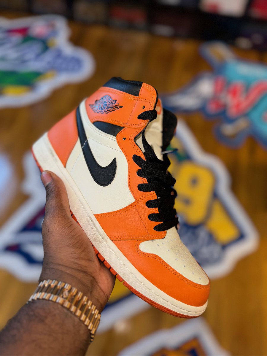 WalkLikeUs tweet media