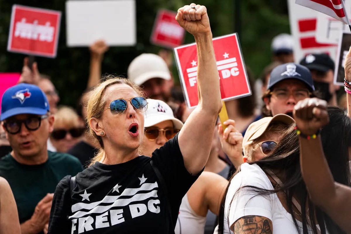 ZemanLynnZ's tweet photo. @Jim_Jordan You’re NOT coming to our cities with the military and your Fearmongering!
You’re NOT going to turn this country into a dictatorship!!
#Fascism101 #GOPBetrayTheConstitution #HandsOffDC https://t.co/VIR3bU5DgM