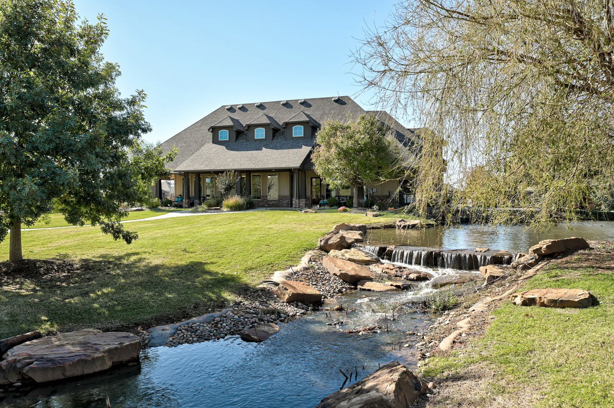 GulikersRealty's tweet photo. ✨️Featured Listing: 8901 SW 55th Street #A &amp; #B, Oklahoma City, OK 73179

📽️Watch video here: https://t.co/15DRPOYEqb

REAL ESTATE WITH RESULTS.
405-203-6709
https://t.co/McSlWwMuSN

#forsale #duplex #investment #properties #amenities #oklahomaproperties https://t.co/WZydedv82U