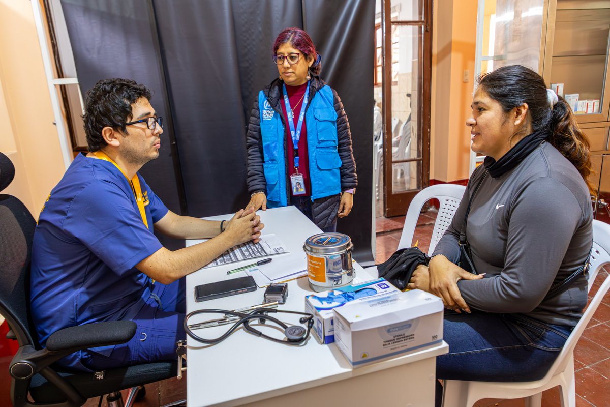 ACNURPeru's tweet photo. Victoria fue una de las primeras personas en recibir atención médica🏥 en el Espacio de Protección de Cercado de #Lima.

Desde hoy, médicos👩🏽‍⚕️ y enfermeras👨🏽‍⚕️ de nuestro nuevo aliado, @SociosEnSalud, están atendiendo a las personas refugiadas y peruanas que más lo necesitan. https://t.co/uimhrZADTo
