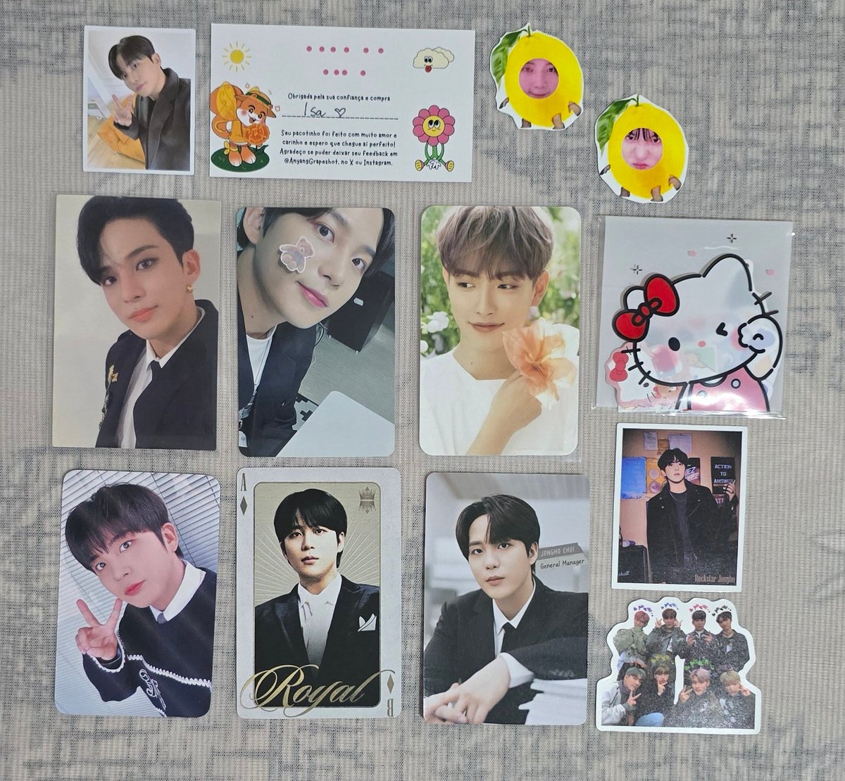 feedback mais que positivo pra maris <a href="/AnyangGrapeshot/">maris</a> que me vendeu esses jongho's que eu tava atrás a muito tempo e esse joong florzinha que chegaram super rápidos e lotado de brindes maravilhosos, obrigada pela venda mari 🥺